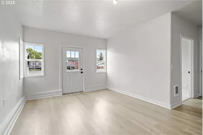 1061 NE Avery St, Newport, OR 97365 - Photo 28