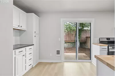 1061 NE Avery St, Newport, OR 97365 - Photo 44