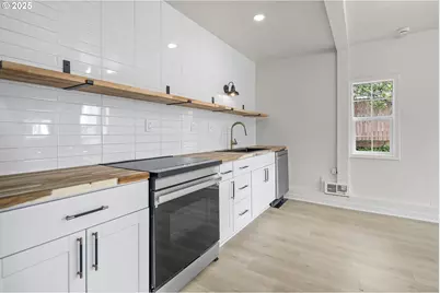 1061 NE Avery St, Newport, OR 97365 - Photo 30