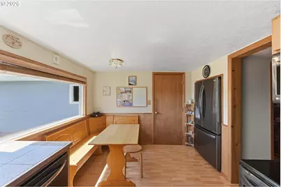 93748 Bay Park Ln, Coos Bay, OR 97420 - Photo 26
