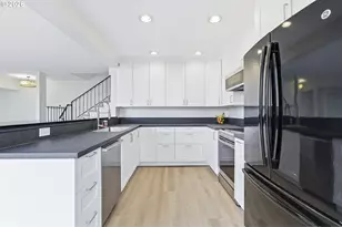 3611 SW Humphrey Blvd, Portland, OR 97221 - Photo 14