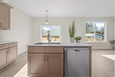 195 W 8th St, Lafayette, OR 97127 - Photo 14