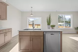 195 W 8th St, Lafayette, OR 97127 - Photo 14