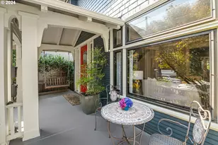 2559 NW Marshall St, Portland, OR 97210 - Photo 2