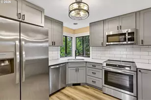8250 SW Colony Creek Ct, Portland, OR 97224 - Photo 12