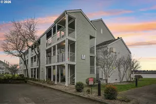 125 N Hayden Bay Dr, Portland, OR 97217 - Photo 2