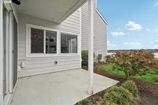 125 N Hayden Bay Dr, Portland, OR 97217 - Photo 24