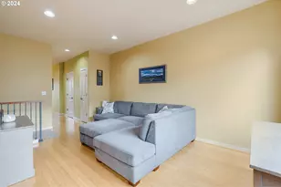 3412 SW Moss St, Portland, OR 97219 - Photo 12