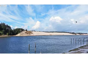 1220 Bay St, Florence, OR 97439 - Photo 34