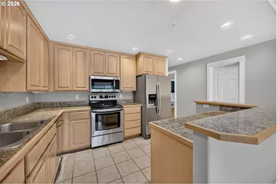 1220 Bay St #302, Florence, OR 97439 - Photo 6