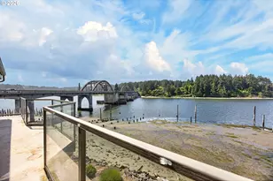 1220 Bay St, Florence, OR 97439 - Photo 16