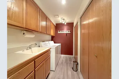 1487 Kyiv St, Springfield, OR 97477 - Photo 40