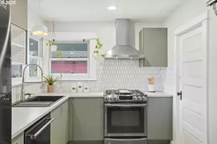 832 N Emerson St, Portland, OR 97217 - Photo 16