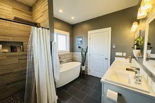 3600 Chevron Dr, Hood River, OR 97031 - Photo 16