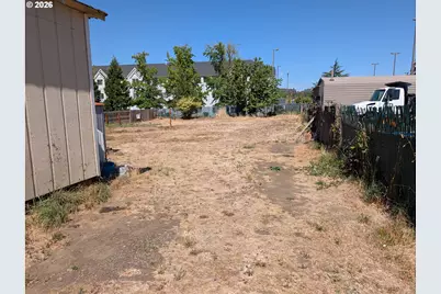 1443 Gleason Ave, Sutherlin, OR 97479 - Photo 2