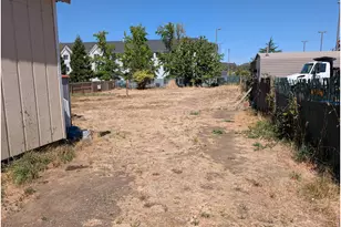 1443 Gleason Ave, Sutherlin, OR 97479 - Photo 2