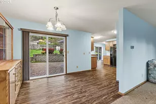 2110 Sycamore Pl, Longview, WA 98632 - Photo 8