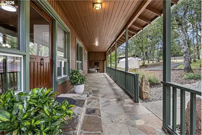 1212 Whistlers Ln, Roseburg, OR 97470 - Photo 4