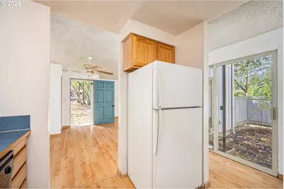 2239 Hawkins Ln, Eugene, OR 97405 - Photo 8