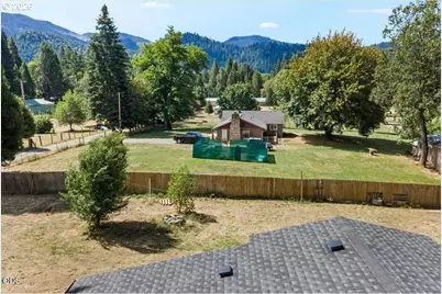 261 Old Booth Ln, Glendale, OR 97442 - Photo 18