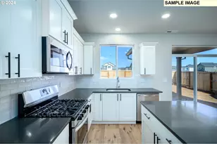 16660 SE Smith Rock St, Happy Valley, OR 97086 - Photo 10