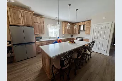 3516 Myrtle St, Woodburn, OR 97071 - Photo 8