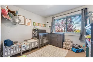 466 SW 6th St, Gresham, OR 97080 - Photo 18