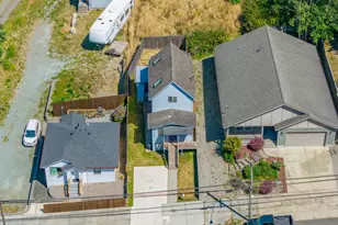 2211 Sherman Ave, North Bend, OR 97459 - Photo 4