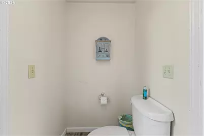 2211 Sherman Ave, North Bend, OR 97459 - Photo 36