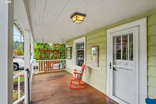 307 Adams Ave, Silverton, OR 97381 - Photo 8