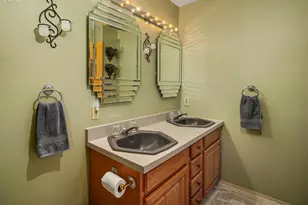 11046 Winstanley Dr, Lyons, OR 97358 - Photo 32