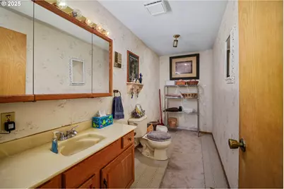 11046 Winstanley Dr, Lyons, OR 97358 - Photo 36