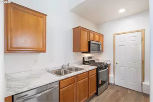 2879 NE Division St, Gresham, OR 97030 - Photo 14