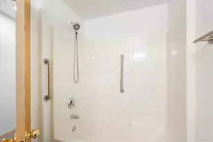 2879 NE Division St, Gresham, OR 97030 - Photo 34