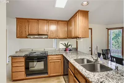 4725 SW Palatine St, Portland, OR 97219 - Photo 14