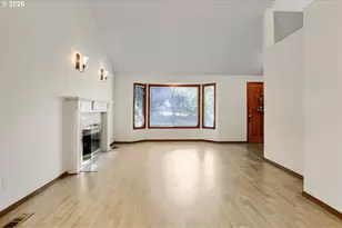 4725 SW Palatine St, Portland, OR 97219 - Photo 6