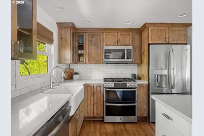 13325 SW Pearl St, Beaverton, OR 97005 - Photo 10
