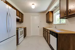 2515 Willona Dr, Eugene, OR 97408 - Photo 8
