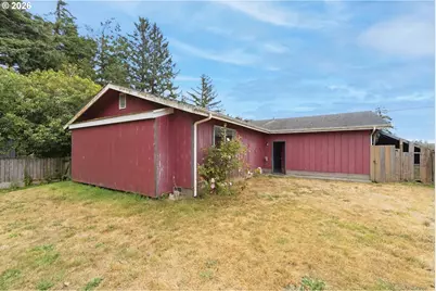 2010 Lindberg Ave, Coos Bay, OR 97420 - Photo 20