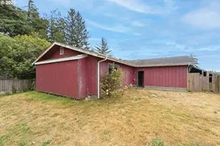 2010 Lindberg Ave, Coos Bay, OR 97420 - Photo 20