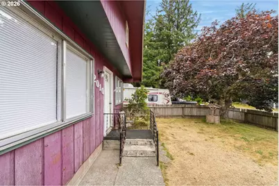 2010 Lindberg Ave, Coos Bay, OR 97420 - Photo 18