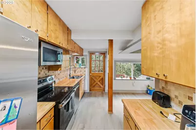 851 S 1st Ave, Coquille, OR 97423 - Photo 10