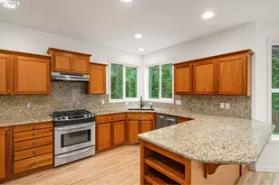 8416 SW Cedarcrest St, Portland, OR 97223 - Photo 10