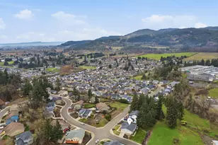 3710 River Heights Drive, Springfield, OR 97477 - Photo 38