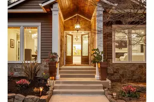 2744 SW Sherwood Dr, Portland, OR 97201 - Photo 4