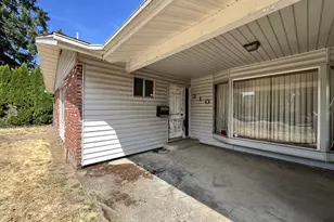 310 SE Dayton Ave, McMinnville, OR 97128 - Photo 2