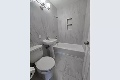 9805 N Central St, Portland, OR 97203 - Photo 10
