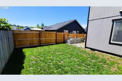 25206 Irenic Ave, Veneta, OR 97487 - Photo 22