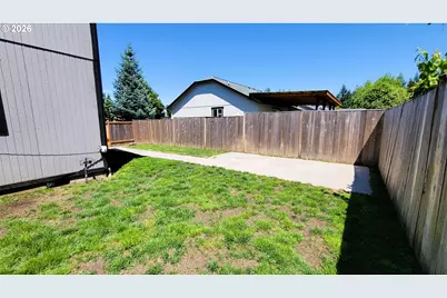 25206 Irenic Ave, Veneta, OR 97487 - Photo 20