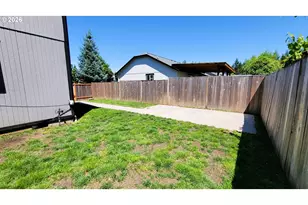 25206 Irenic Ave, Veneta, OR 97487 - Photo 20